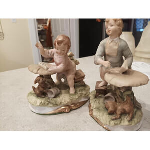 2 Vintage Candrea Figurine Boy & Girl on Toad Stool Mushroom w/ Dog 7195 Collect